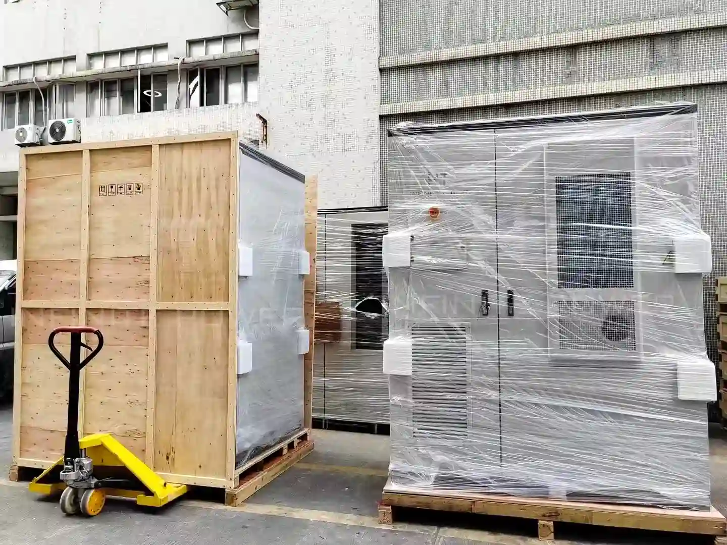 HT Industrial Commercial ESS container delivery site